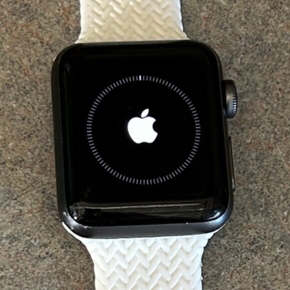 Apple Watch - Series 3 - Picture 2 of 4